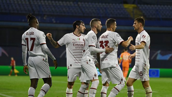 ZAGREB, CROATIA - OCTOBER 25: Matteo Gabbia of AC Milan celebrates with team-mates after scoring the opening goal during the UEFA Champions League group E match between Dinamo Zagreb and AC Milan at Stadion Maksimir on October 25, 2022 in Zagreb, Croatia. (Photo by Claudio Villa/AC Milan via Getty Images) Milan, tutte le combinazioni per qualificarsi agli ottavi di Champions - immagine 1