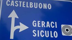 Sicilia, segnaletica stradale con sfottò da derby: potenza di un 6-0…