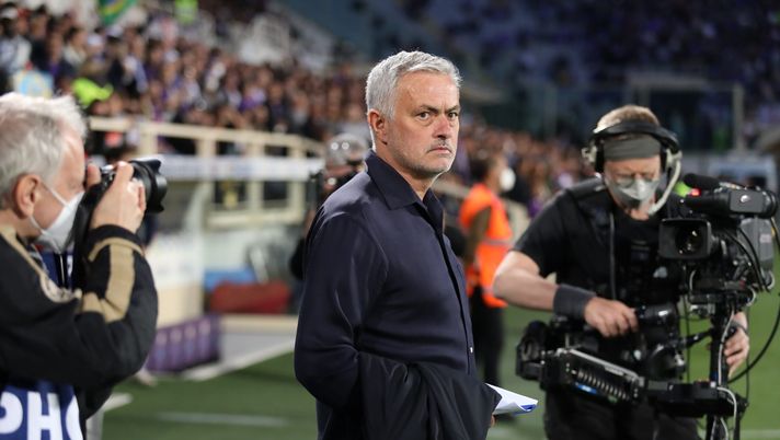 Mourinho non si dà pace: “I viola hanno un altro motore, ma siamo stanchi del Var” - immagine 1