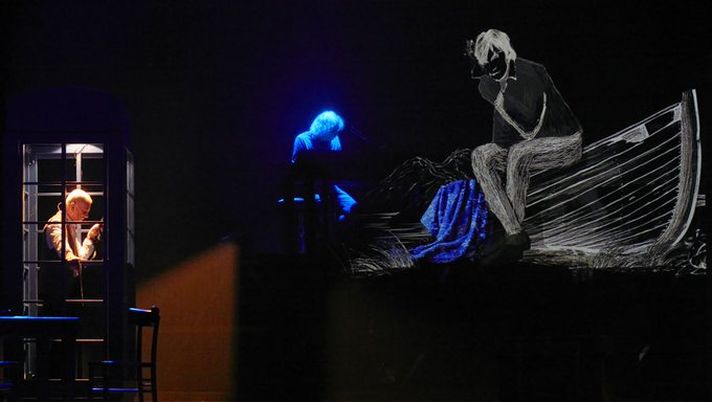 Gigi Riva & De André a teatro con Buffa: Cagliari applaude a scena aperta Gigi Riva & De André a teatro con Buffa: Cagliari applaude a scena aperta - immagine 1