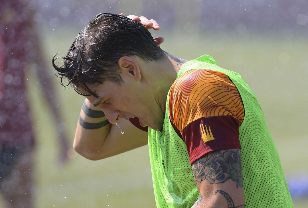 La Roma si allena sotto il sole di Trigoria. Zalewski torna in gruppo – FOTO GALLERY - immagine 18