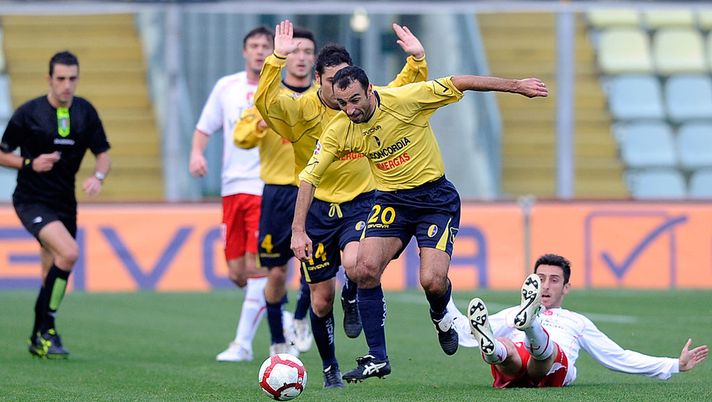 MODENA, ITALY - NOVEMBER 28: Leonardo Colucci of Modena FC during The Serie B match between Modena and Triestina at Alberto Braglia Stadium on November 28, 2009 in Modena, Italy. (Photo by Claudio Villa/Getty Images) MODENA, ITALY - NOVEMBER 28: Leonardo Colucci of Modena FC during The Serie B match between Modena and Triestina at Alberto Braglia Stadium on November 28, 2009 in Modena, Italy. (Photo by Claudio Villa/Getty Images)