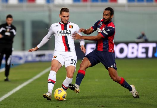 CROTONE, ITALY - JANUARY 31: Djidji of Crotone competes for the ball with Marko Pjaca of Genoa during the Serie A match between FC Crotone and Genoa CFC at Stadio Comunale Ezio Scida on January 31, 2021 in Crotone, Italy. (Photo by Maurizio Lagana/Getty Images) CROTONE, ITALY - JANUARY 31: Djidji of Crotone competes for the ball with Marko Pjaca of Genoa during the Serie A match between FC Crotone and Genoa CFC at Stadio Comunale Ezio Scida on January 31, 2021 in Crotone, Italy. (Photo by Maurizio Lagana/Getty Images)