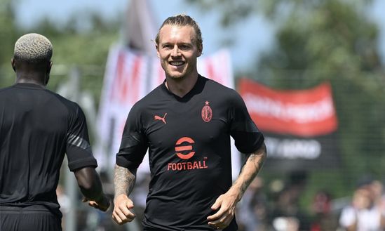 Simon Kjaer (difensore AC Milan) durante una seduta di allenamento a Milanello | Milan News (Getty Images) Simon Kjaer AC Milan Milanello