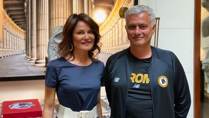 Mourinho si trasferisce a Palazzo Taverna. L&#8217;hotel: &#8220;Buona fortuna con la Roma&#8221; 