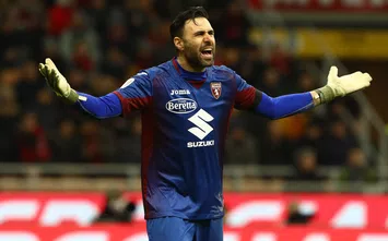  MILAN, ITALY - JANUARY 28: Salvatore Sirigu of Torino FC reacts during the Coppa Italia Quarter Final match between AC Milan and Torino at San Siro on January 28, 2020 in Milan, Italy. (Photo by Marco Luzzani/Getty Images)