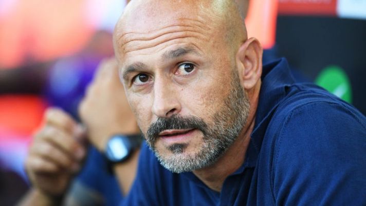 UDINE, ITALY - AUGUST 31: Vincenzo Italiano, Head coach of ACF Fiorentina looks on prior to the Serie A match between Udinese Calcio and ACF Fiorentina at Dacia Arena on August 31, 2022 in Udine, Italy. (Photo by Alessandro Sabattini/Getty Images) Italiano: “Milenkovic, Gollini, Jovic, Sottil, Gonzalez, Amrabat e Kouamè: dico tutto” - immagine 1