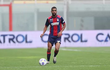  CROTONE, ITALY - APRIL 17: Koffi Djidji of Crotone during the Serie A match between FC Crotone and Udinese Calcio at Stadio Comunale Ezio Scida on April 17, 2021 in Crotone, Italy. Sporting stadiums around Italy remain under strict restrictions due to the Coronavirus Pandemic as Government social distancing laws prohibit fans inside venues resulting in games being played behind closed doors. (Photo by Maurizio Lagana/Getty Images)