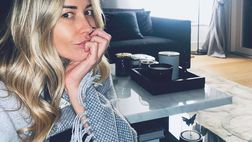 Elena Santarelli accoglie l’inverno: “Coperte, calzettoni e tisane: l’estate non mi manca”