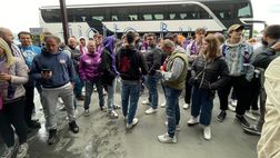 FOTO VN – Peretola è tinta di viola: quanti tifosi ad attendere la squadra