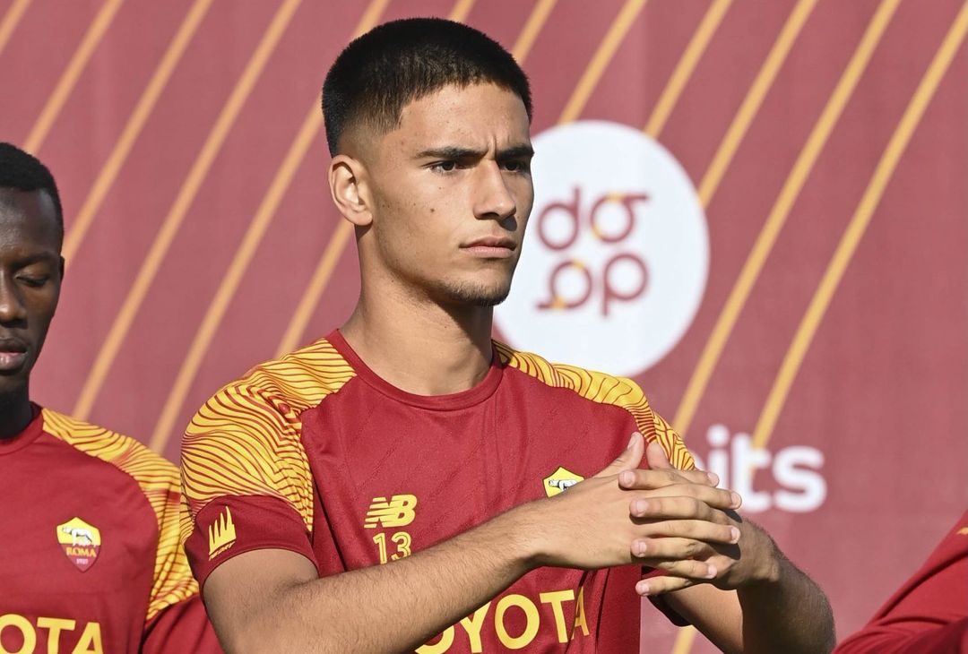 Trigoria, ripresa in vista del Betis: Karsdorp con il gruppo – FOTO GALLERY - immagine 23