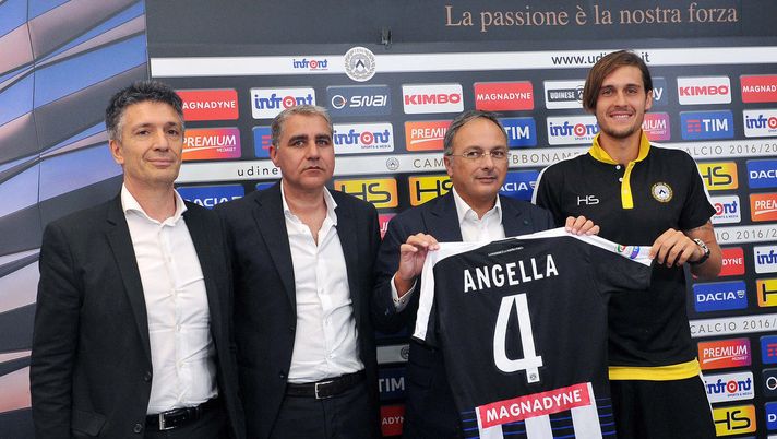 Udine, 07 luglio 2016
Calcio Udinese Serie A allenamento per la stagione 2016-2017
Nella foto conferenza stampa per la presentazione di Gabriele Angella e del nuovo sponsor Magnadyne.
Copyright Foto Petrussi / Ferraro Simone Udine, 07 luglio 2016
Calcio Udinese Serie A allenamento per la stagione 2016-2017
Nella foto conferenza stampa per la presentazione di Gabriele Angella e del nuovo sponsor Magnadyne.
Copyright Foto Petrussi / Ferraro Simone