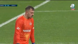 VIDEO Turchia, gelo durante Karagümrük-Konyaspor: la sofferenza di Emiliano Viviano