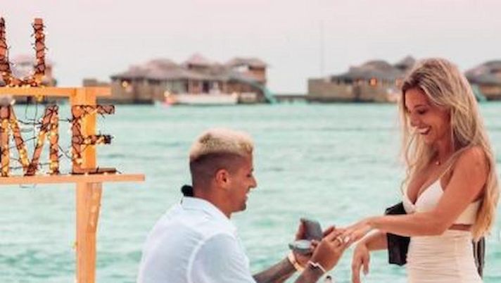 Cancelo si sposa. Proposta alle Maldive per la sua Daniela: “Ha detto sì” 