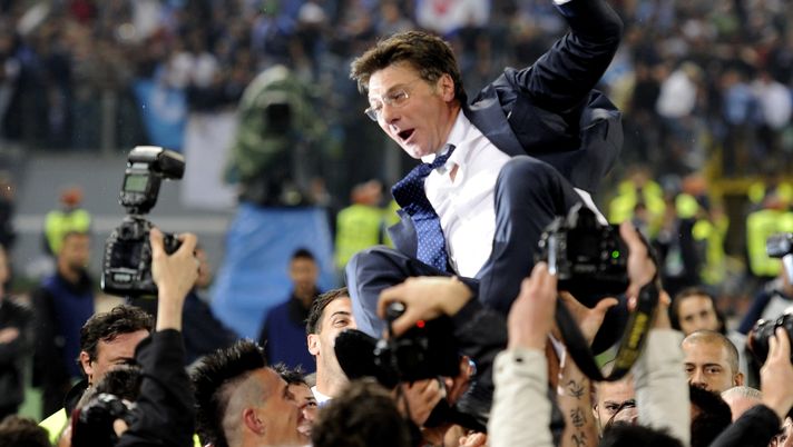 ROME, ITALY - MAY 20:  SSC Napoli head coach Walter Mazzarri celebrates after the Tim Cup Final between Juventus FC and SSC Napoli at Olimpico Stadium on May 20, 2012 in Rome, Italy.  (Photo by Claudio Villa/Getty Images) 