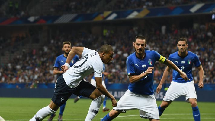 NICE, FRANCE - JUNE 01:  Leonardo Bonucci of Italy in action during the International Friendly match between France and Italy at Allianz Riviera Stadium on June 1, 2018 in Nice, France.  (Photo by Claudio Villa/Getty Images) 