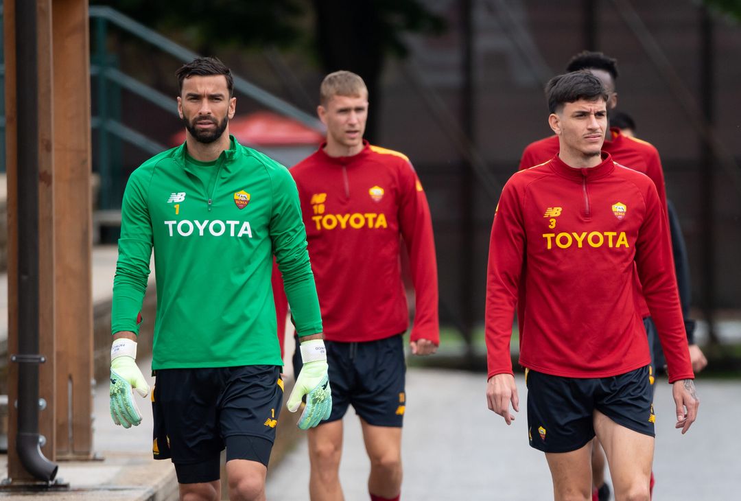 Roma, rifinitura in vista del Leverkusen: ci sono Dybala e Wijnaldum – FOTO GALLERY - immagine 18