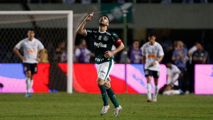 SAO PAULO, BRAZIL - NOVEMBER 09: Bruno Henrique of Palmeiras celebrates after scoring his team's first goal during a match between Palmeiras and Corinthians for the Brasileirao Series A 2019 at Pacaembu Stadium on November 09, 2019 in Sao Paulo, Brazil. (Photo by Miguel Schincariol/Getty Images) SAO PAULO, BRAZIL - NOVEMBER 09: Bruno Henrique of Palmeiras celebrates after scoring his team's first goal during a match between Palmeiras and Corinthians for the Brasileirao Series A 2019 at Pacaembu Stadium on November 09, 2019 in Sao Paulo, Brazil. (Photo by Miguel Schincariol/Getty Images)