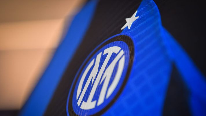 MILAN, ITALY - JULY 14: General view before the presentation of the new 2022/2023 Nke jersey at the Nke store in piazza Gae Aulenti 6 on July 14, 2022 in Milan, Italy. (Photo by Mattia Pistoia - Inter/Inter via Getty Images) Inter, ci vuole tempo per questa cessione: “Sarà occasione degli ultimi giorni” - immagine 1