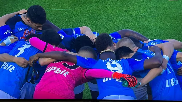 FOTO La Fiorentina omaggia il Napoli (in campo e sui social): il pasillo de honor! - immagine 1