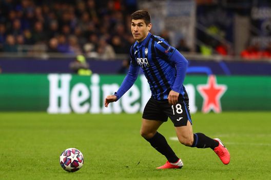 MILAN, ITALY - FEBRUARY 19: Ruslan Malinovskyi of Atalanta in action during the UEFA Champions League round of 16 first leg match between Atalanta and Valencia CF at San Siro Stadium on February 19, 2020 in Milan, Italy. (Photo by Marco Luzzani/Getty Images) MILAN, ITALY - FEBRUARY 19: Ruslan Malinovskyi of Atalanta in action during the UEFA Champions League round of 16 first leg match between Atalanta and Valencia CF at San Siro Stadium on February 19, 2020 in Milan, Italy. (Photo by Marco Luzzani/Getty Images)