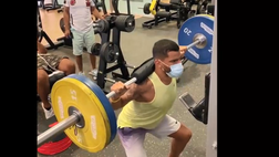 Video – Rincon che potenza: squats con bilanciere da 70 kg a Ibiza