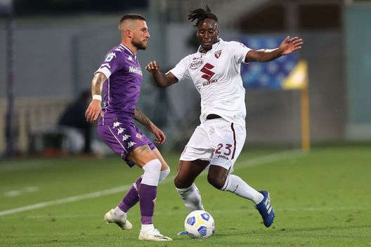 FLORENCE, ITALY - SEPTEMBER 19: Cristiano Birgahi of ACF Fiorentina and Soualiho Meite of Torino FC during the Serie A match between ACF Fiorentina and Torino FC at Stadio Artemio Franchi on September 19, 2020 in Florence, Italy. (Photo by Gabriele Maltinti/Getty Images) FLORENCE, ITALY - SEPTEMBER 19: Cristiano Birgahi of ACF Fiorentina and Soualiho Meite of Torino FC during the Serie A match between ACF Fiorentina and Torino FC at Stadio Artemio Franchi on September 19, 2020 in Florence, Italy. (Photo by Gabriele Maltinti/Getty Images)