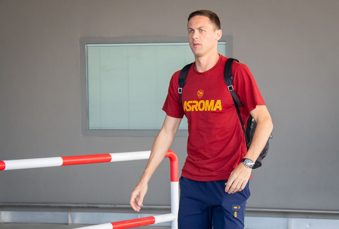 Roma in viaggio verso Leverkusen: presenti Dybala e gli indisponibili – FOTO GALLERY - immagine 14