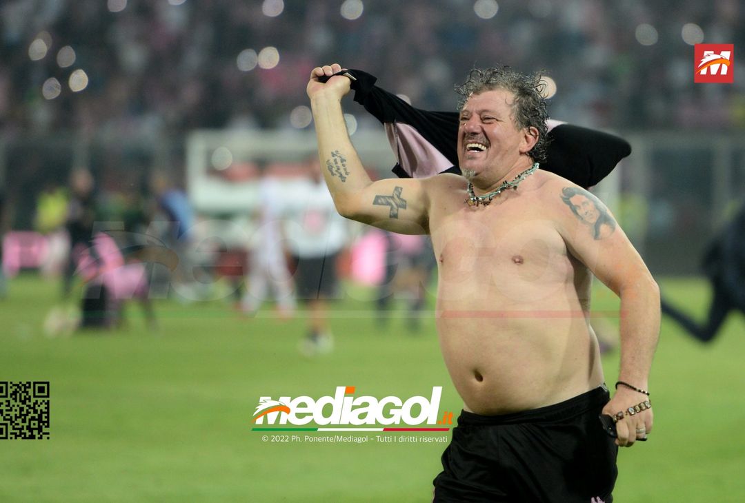 FOTO Palermo in Serie B, i festeggiamenti dei rosanero al Renzo Barbera (Gallery) - immagine 67