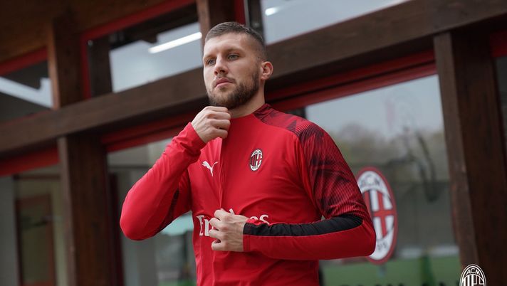 Ante Rebic, attaccante del Milan in allenamento (credits: acmilan Twitter) 
