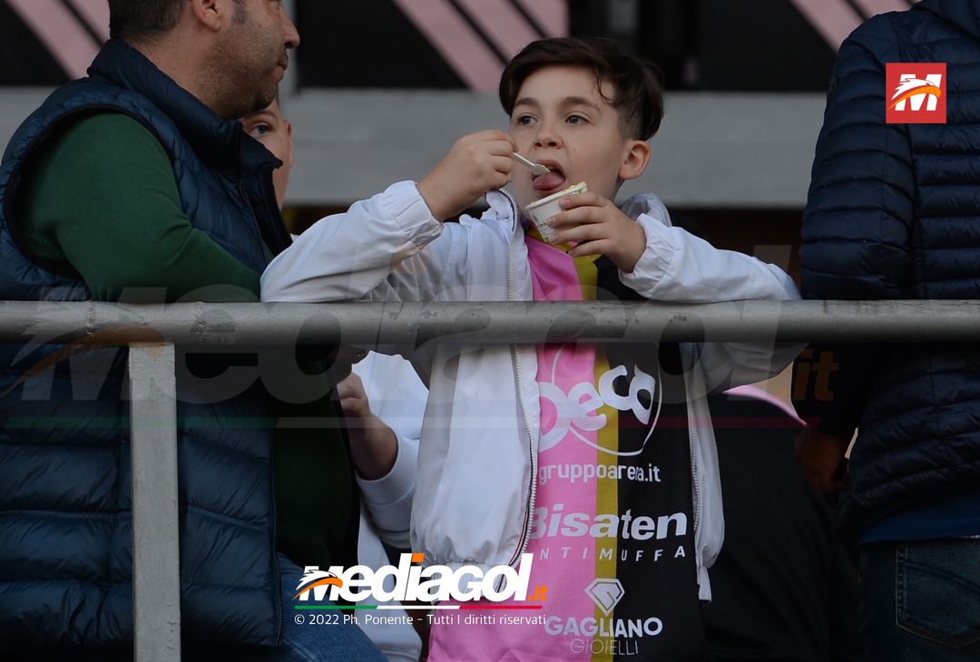 Fotogallery, i tifosi allo stadio per Palermo-Triestina 1-1 - immagine 76