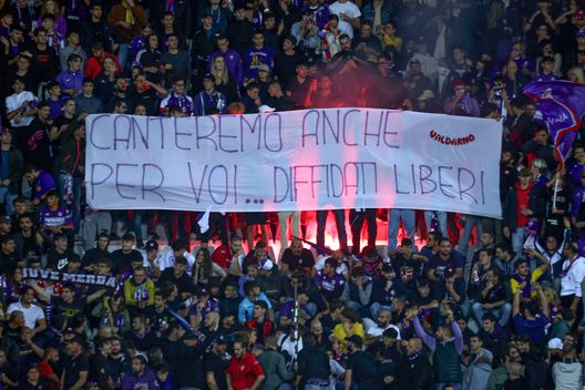 GERMOGLI PH: 10 OTTOBRE 2022 FIRENZE STADIO ARTEMIO FRANCHI CAMPIONATO SERIE A TIM FIORENTINA VS LAZIO NELLA FOTO TIFOSI Firenze, arrivano gli scozzesi: esodo pazzesco dei tifosi degli Hearts. Il dato- immagine 2