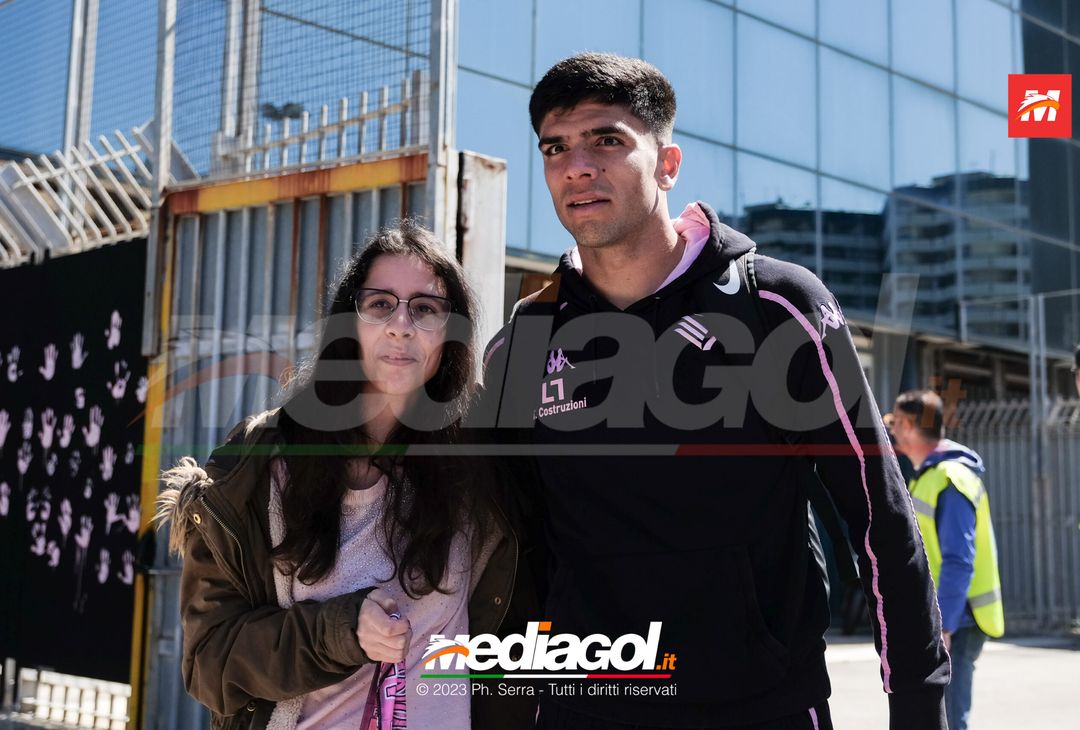 FOTO Parma-Palermo, i Rosanero in partenza dal “Renzo Barbera” (GALLERY) - immagine 22