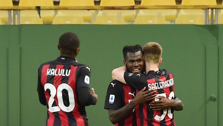 PARMA, ITALY - APRIL 10: Franck Kessie of AC Milan celebrates with his teammates after scoring goal 0-2 during the Serie A match between Parma Calcio and AC Milan at Stadio Ennio Tardini on April 10, 2021 in Parma, Italy. Sporting stadiums around Italy remain under strict restrictions due to the Coronavirus Pandemic as Government social distancing laws prohibit fans inside venues resulting in games being played behind closed doors. (Photo by Giuseppe Bellini/Getty Images) PARMA, ITALY - APRIL 10: Franck Kessie of AC Milan celebrates with his teammates after scoring goal 0-2 during the Serie A match between Parma Calcio and AC Milan at Stadio Ennio Tardini on April 10, 2021 in Parma, Italy. Sporting stadiums around Italy remain under strict restrictions due to the Coronavirus Pandemic as Government social distancing laws prohibit fans inside venues resulting in games being played behind closed doors. (Photo by Giuseppe Bellini/Getty Images)