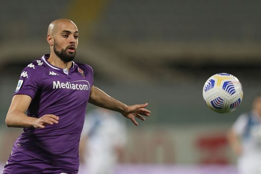 FLORENCE, ITALY - APRIL 11: Sofyan Amrabat of ACF Fiorentina in action during the Serie A match between ACF Fiorentina and Atalanta BC at Stadio Artemio Franchi on April 11, 2021 in Florence, Italy. (Photo by Gabriele Maltinti/Getty Images) FLORENCE, ITALY - APRIL 11: Sofyan Amrabat of ACF Fiorentina in action during the Serie A match between ACF Fiorentina and Atalanta BC at Stadio Artemio Franchi on April 11, 2021 in Florence, Italy. (Photo by Gabriele Maltinti/Getty Images)