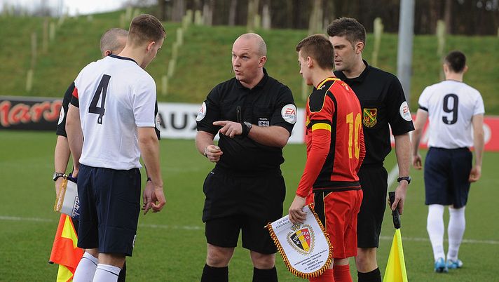 BURTON-UPON-TRENT, ENGLAND - FEBRUARY 18: Referee Simon Hooperat the coin toss with Bryn Morris of England and Jari Vandeputte of Belgium during the England v Belgium - U18 International Friendly match at St Georges Park on February 18, 2014 in Burton-upon-Trent, England. (Photo by Tony Marshall/Getty Images) MERCATO CATANZARO PALERMO