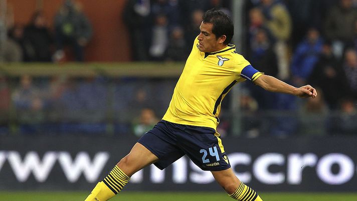 GENOA, ITALY - NOVEMBER 24: Cristian Ledesma of SS Lazio in action during the Serie A match between UC Sampdoria and SS Lazio at Stadio Luigi Ferraris on November 24, 2013 in Genoa, Italy. (Photo by Marco Luzzani/Getty Images) GENOA, ITALY - NOVEMBER 24: Cristian Ledesma of SS Lazio in action during the Serie A match between UC Sampdoria and SS Lazio at Stadio Luigi Ferraris on November 24, 2013 in Genoa, Italy. (Photo by Marco Luzzani/Getty Images)