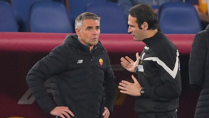 Lazio-Roma, espulsi due collaboratori di Sarri e Mourinho: cosa è successo - immagine 1