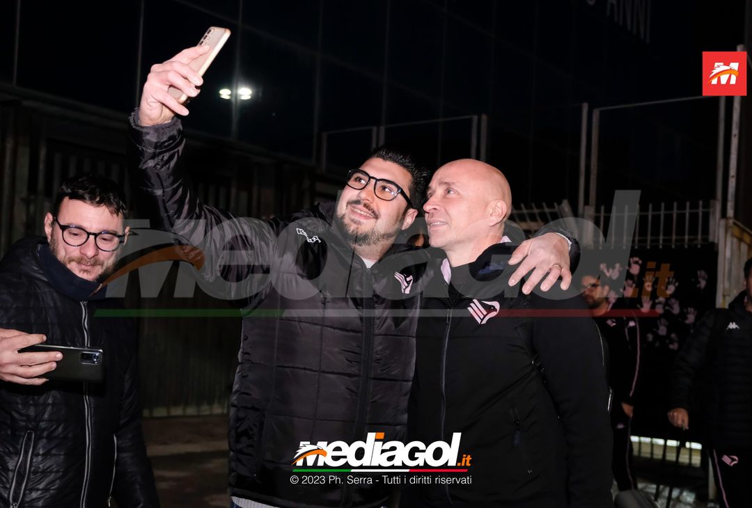 FOTO Ascoli-Palermo, i rosanero in partenza dallo stadio “Renzo Barbera” (Gallery) - immagine 6