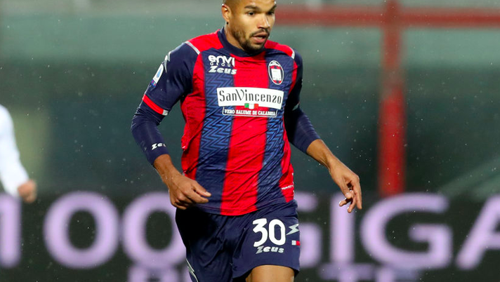 Crotone, la Gazzetta: “Attenzione a Simy, cambia tutto: dove giocherà da ora Messias” Crotone, la Gazzetta: “Attenzione a Simy, cambia tutto: dove giocherà da ora Messias” - immagine 1