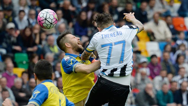 UDINE, ITALY - APRIL 17: Cyril Thereau (R) of Udinese Calcio battles for an aerial ball with Bostjan Cesar of Chievo Verona during the Serie A match between Udinese Calcio and AC Chievo Verona at Stadio Friuli on April 17, 2016 in Udine, Italy. (Photo by Dino Panato/Getty Images) UDINE, ITALY - APRIL 17: Cyril Thereau (R) of Udinese Calcio battles for an aerial ball with Bostjan Cesar of Chievo Verona during the Serie A match between Udinese Calcio and AC Chievo Verona at Stadio Friuli on April 17, 2016 in Udine, Italy. (Photo by Dino Panato/Getty Images)