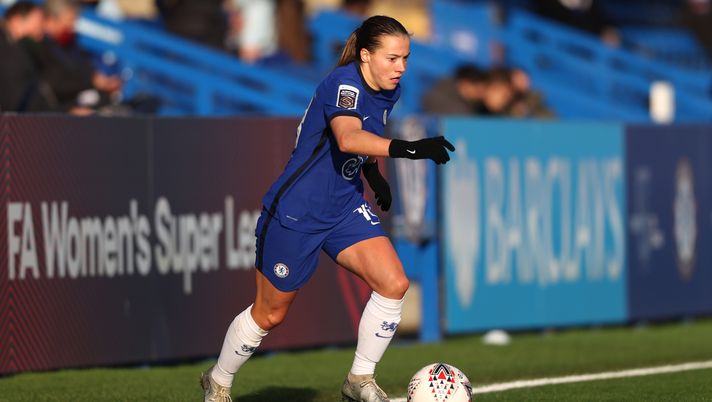 KINGSTON UPON THAMES, ENGLAND - DECEMBER 06: Fran Kirby of Chelsea runs with the ball during the Barclays FA Women's Super League match between Chelsea Women and West Ham United Women at Kingsmeadow on December 06, 2020 in Kingston upon Thames, England. A limited number of fans are welcomed back to stadiums to watch elite football across England. This was following easing of restrictions on spectators in tiers one and two areas only. (Photo by James Chance/Getty Images) KINGSTON UPON THAMES, ENGLAND - DECEMBER 06: Fran Kirby of Chelsea runs with the ball during the Barclays FA Women's Super League match between Chelsea Women and West Ham United Women at Kingsmeadow on December 06, 2020 in Kingston upon Thames, England. A limited number of fans are welcomed back to stadiums to watch elite football across England. This was following easing of restrictions on spectators in tiers one and two areas only. (Photo by James Chance/Getty Images)