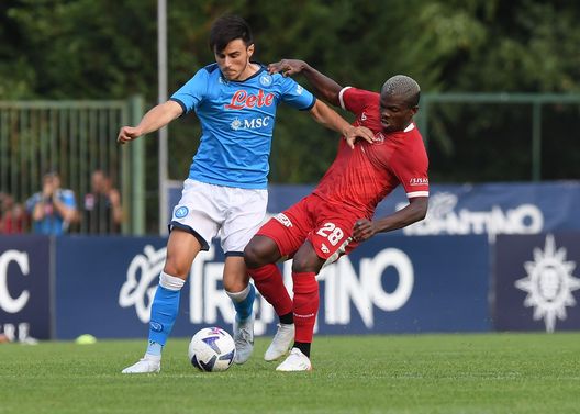 DIMARO, ITALY - JULY 17: Eljif Elmas of Napoli on July 17, 2022 in Dimaro, Italy. (Photo by SSC NAPOLI/SSC NAPOLI via Getty Images) Biglietti in vendita per le amichevoli a Castel di Sangro: prezzi da Champions- immagine 2