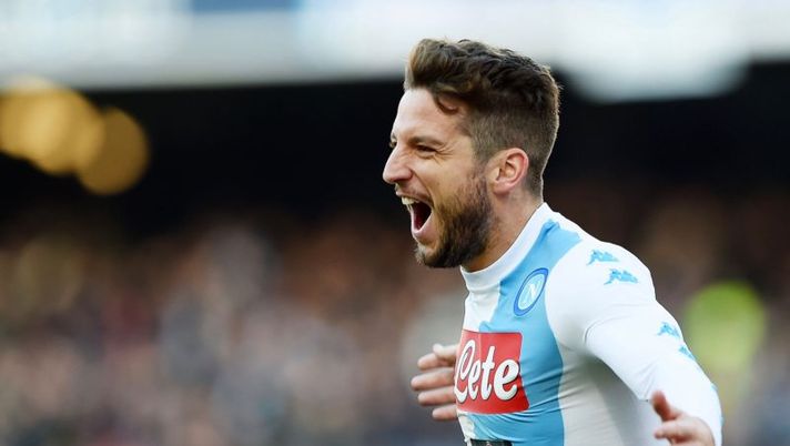 NAPLES, ITALY - DECEMBER 18: Dries Mertens of Napoli celebrates after scoring goal 1-0 during the Serie A match between SSC Napoli and FC Torino at Stadio San Paolo on December 18, 2016 in Naples, Italy. (Photo by Francesco Pecoraro/Getty Images) “Lascio il fantacalcio, quello che è successo è una vergogna: così non si può!” - immagine 1