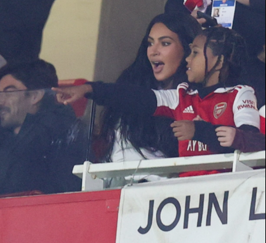 Maledizione Kardashian all’Emirates, Arsenal eliminato: la reazione social dei tifosi- immagine 3