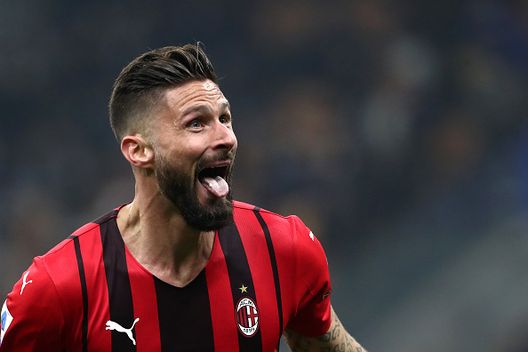 (Photo by Marco Luzzani/Getty Images) Giroud non ha dubbi: “La doppietta nel derby il mio ricordo più bello”- immagine 2