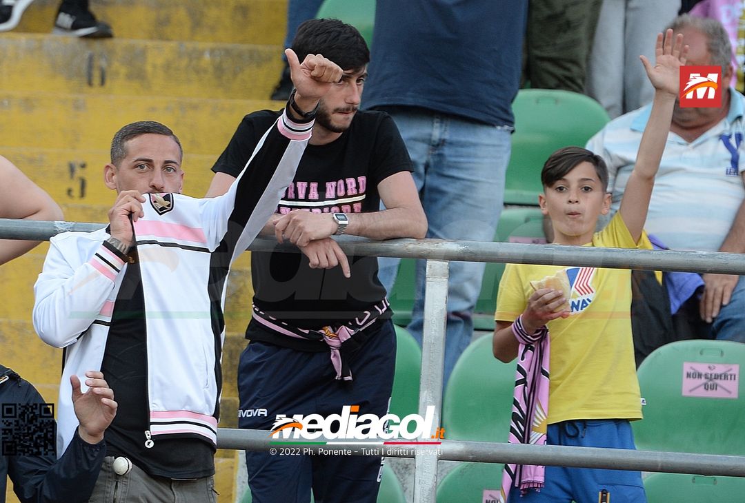 Fototifo, i tifosi allo stadio per Palermo-Virtus Entella 2-2 (gallery) - immagine 70