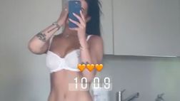 VIDEO / Carolina Stramare infiamma il web: ecco come posa in intimo