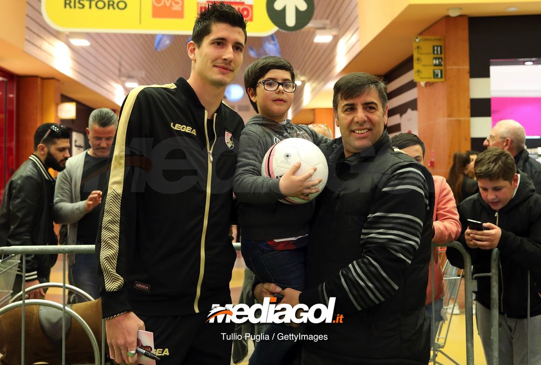  PALERMO, ITALY - MARCH 26: Stefano Moreo, of US Citta' di Palermo, visits Club Store on March 26, 2019 in Palermo, Italy. (Photo by Getty Images/Getty Images) 