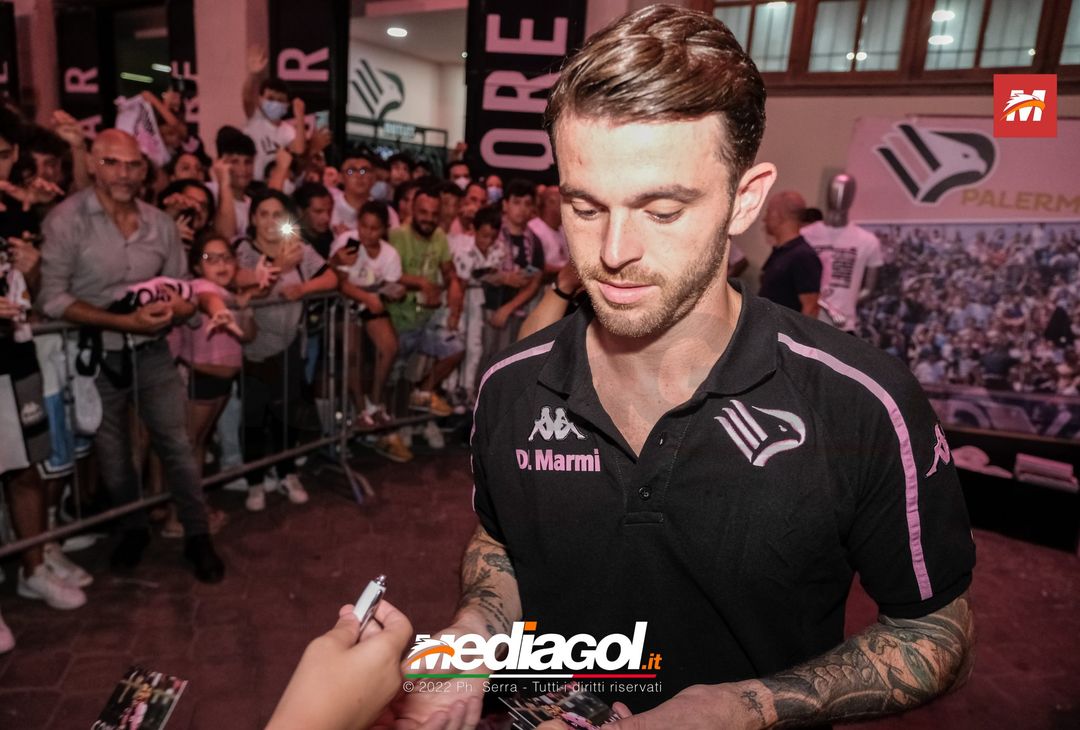 FOTO RITIRO PALERMO, Brunori e l’incontro con i tifosi al Barbera (Gallery) - immagine 49